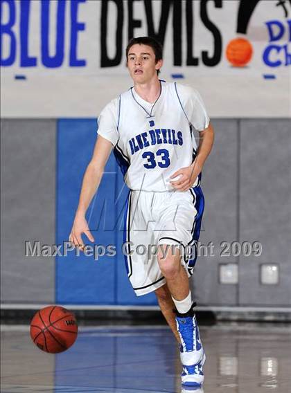 Thumbnail 3 in Dixon vs. Davis (Les Curry Invitational) photogallery.