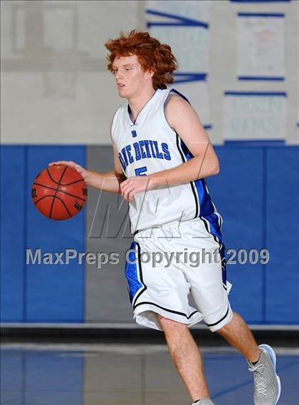 Thumbnail 1 in Dixon vs. Davis (Les Curry Invitational) photogallery.