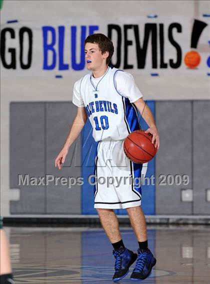 Thumbnail 2 in Dixon vs. Davis (Les Curry Invitational) photogallery.
