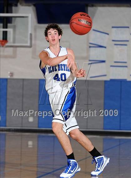 Thumbnail 1 in Dixon vs. Davis (Les Curry Invitational) photogallery.
