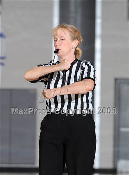 Thumbnail 2 in Dixon vs. Davis (Les Curry Invitational) photogallery.