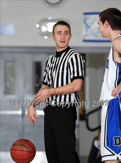 Thumbnail 3 in Dixon vs. Davis (Les Curry Invitational) photogallery.