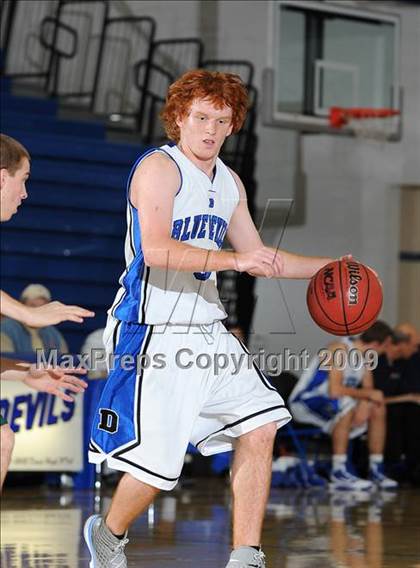 Thumbnail 2 in Dixon vs. Davis (Les Curry Invitational) photogallery.