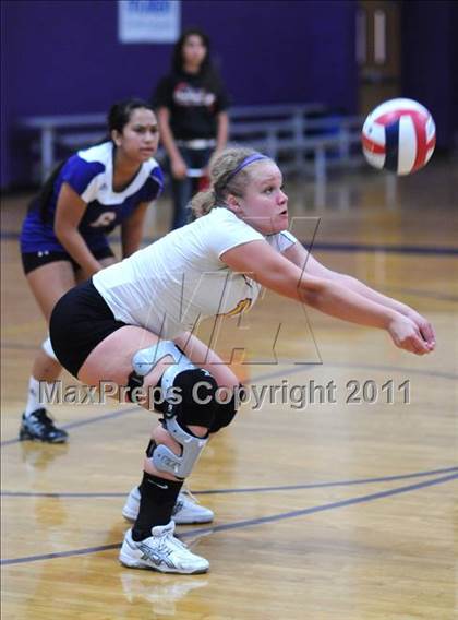 Thumbnail 1 in Durango vs. Green Valley (Durango Fall Classic) photogallery.