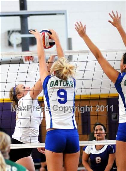 Thumbnail 2 in Durango vs. Green Valley (Durango Fall Classic) photogallery.