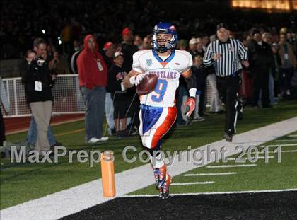 Thumbnail 3 in Westlake vs. Oaks Christian (CIF SS Northern Division Final) photogallery.