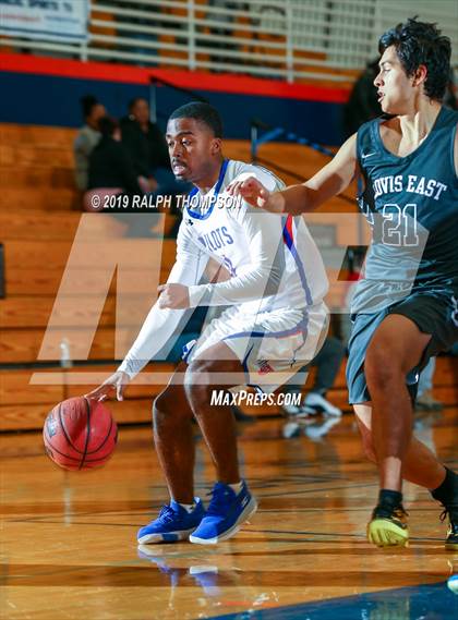 Thumbnail 3 in St. Joseph Notre Dame vs. Clovis East (Opening Tip-Off Marathon) photogallery.