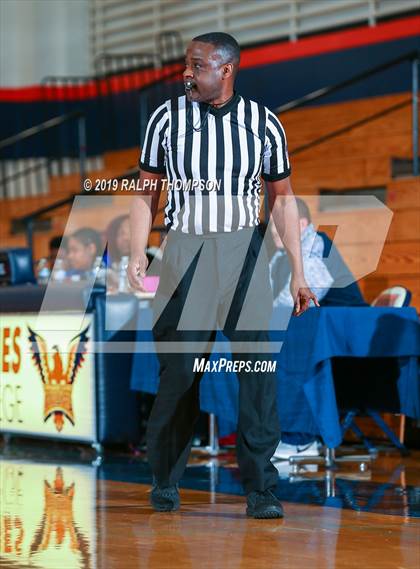 Thumbnail 3 in St. Joseph Notre Dame vs. Clovis East (Opening Tip-Off Marathon) photogallery.