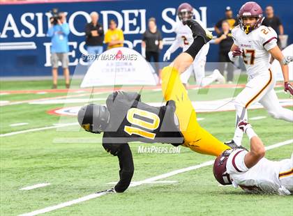 Thumbnail 1 in Salpointe Catholic vs. Saguaro (AIA 4A Final) photogallery.