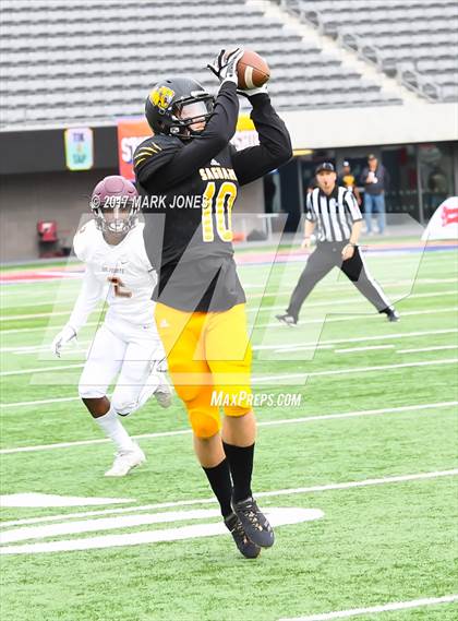 Thumbnail 1 in Salpointe Catholic vs. Saguaro (AIA 4A Final) photogallery.