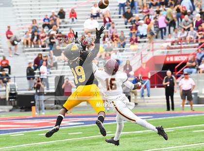 Thumbnail 3 in Salpointe Catholic vs. Saguaro (AIA 4A Final) photogallery.