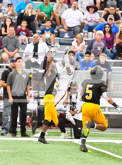 Thumbnail 1 in Salpointe Catholic vs. Saguaro (AIA 4A Final) photogallery.
