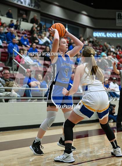 Thumbnail 3 in Kingston vs. Mammoth Spring (AAA 1A Semi-Final) photogallery.