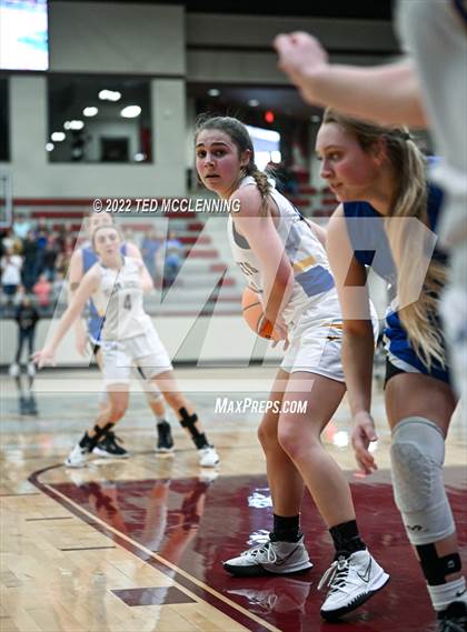 Thumbnail 1 in Kingston vs. Mammoth Spring (AAA 1A Semi-Final) photogallery.