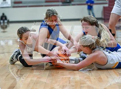 Thumbnail 3 in Kingston vs. Mammoth Spring (AAA 1A Semi-Final) photogallery.