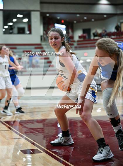 Thumbnail 3 in Kingston vs. Mammoth Spring (AAA 1A Semi-Final) photogallery.