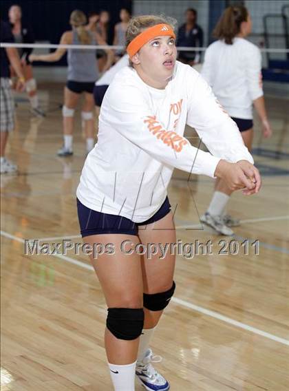 Thumbnail 3 in Poly @ Flintridge Prep photogallery.