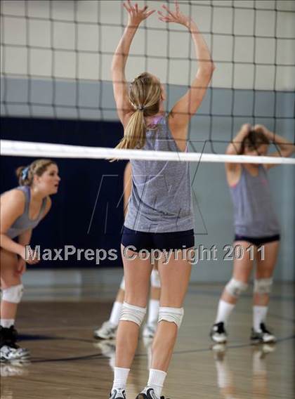 Thumbnail 3 in Poly @ Flintridge Prep photogallery.