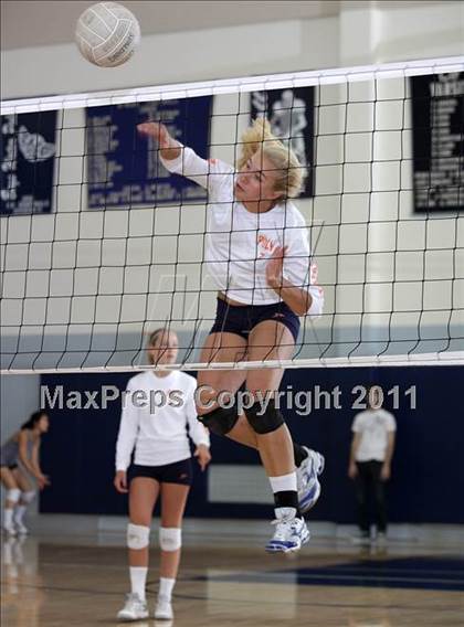 Thumbnail 1 in Poly @ Flintridge Prep photogallery.