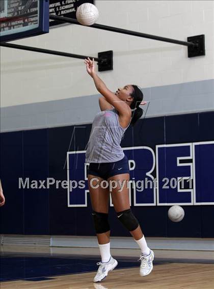Thumbnail 2 in Poly @ Flintridge Prep photogallery.
