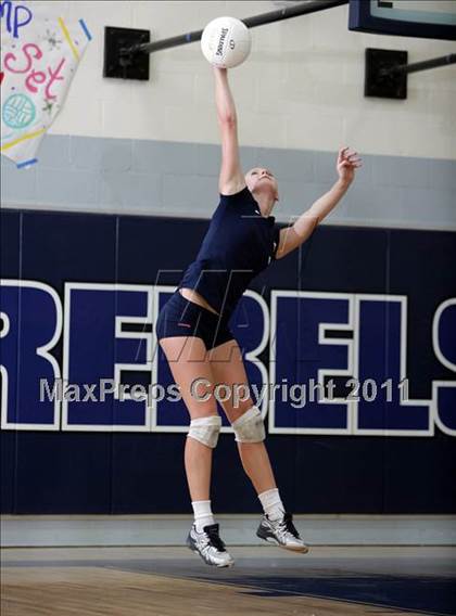 Thumbnail 2 in Poly @ Flintridge Prep photogallery.