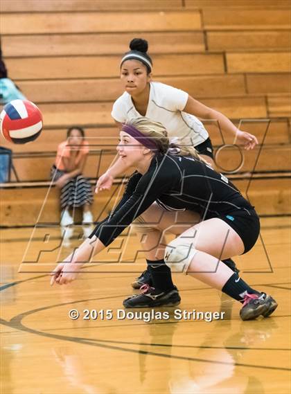 Thumbnail 2 in Encinal @ Moreau Catholic photogallery.