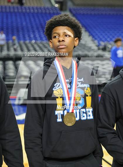 Thumbnail 1 in Ellison vs. Mansfield Summit (UIL 5A Basketball State Semifinal Medal Ceremony) photogallery.