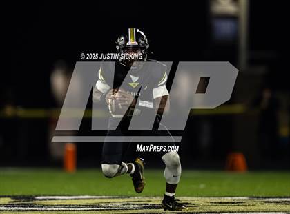 Thumbnail 1 in Lebanon vs Fort Wayne Bishop Dwenger (IHSAA 4A Regional Finals) photogallery.