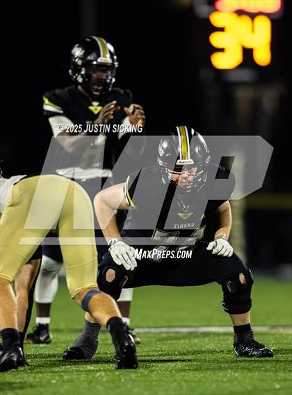 Thumbnail 2 in Lebanon vs Fort Wayne Bishop Dwenger (IHSAA 4A Regional Finals) photogallery.