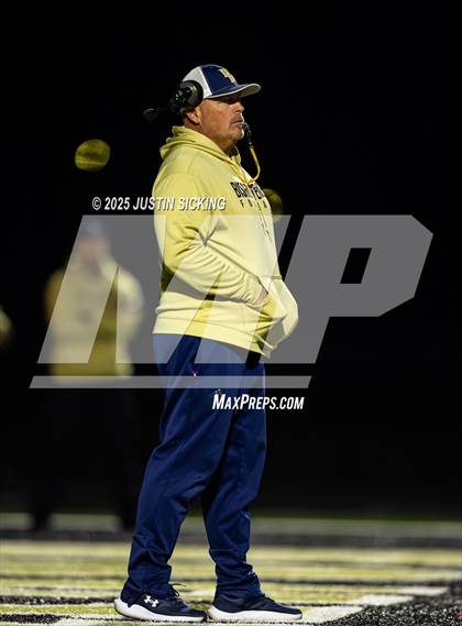 Thumbnail 2 in Lebanon vs Fort Wayne Bishop Dwenger (IHSAA 4A Regional Finals) photogallery.