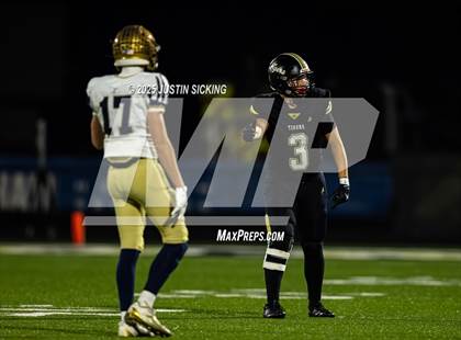 Thumbnail 2 in Lebanon vs Fort Wayne Bishop Dwenger (IHSAA 4A Regional Finals) photogallery.