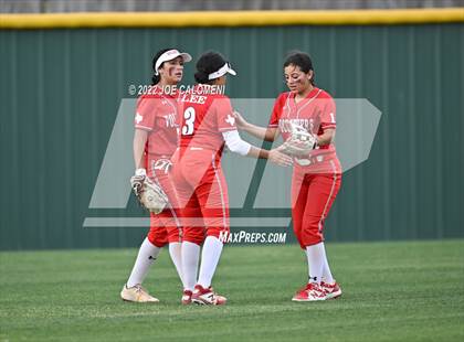 Thumbnail 2 in Lee vs SA Roosevelt photogallery.