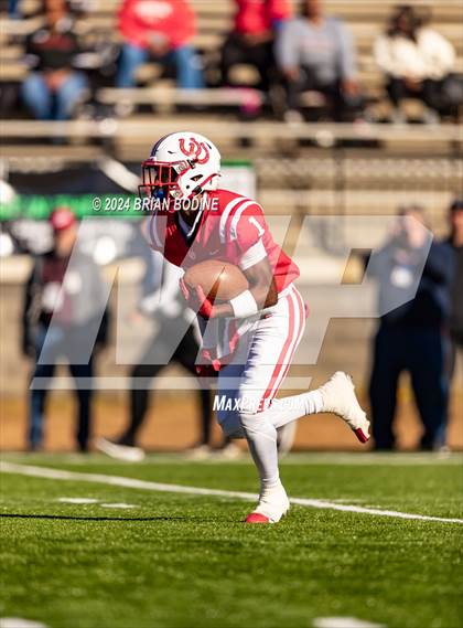 Thumbnail 1 in Clinton vs Barnwell (SCHSL 2A Final) photogallery.