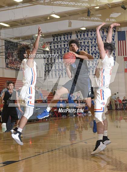 Thumbnail 3 in Immanuel vs. St. Joseph Notre Dame (FR Barry Christmas Classic) photogallery.