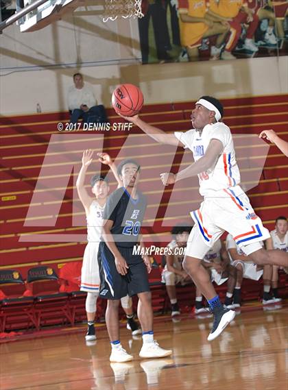 Thumbnail 1 in Immanuel vs. St. Joseph Notre Dame (FR Barry Christmas Classic) photogallery.