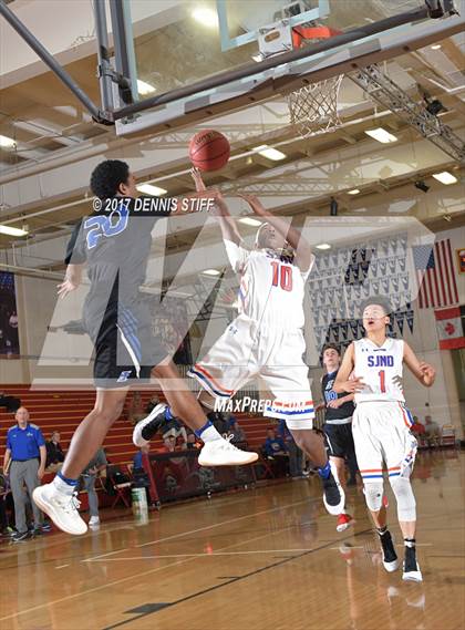 Thumbnail 3 in Immanuel vs. St. Joseph Notre Dame (FR Barry Christmas Classic) photogallery.