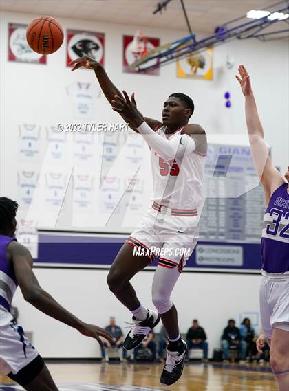Thumbnail 2 in Perry Meridian vs. Southport (IHSAA 4A Sectional Semi-Final) photogallery.