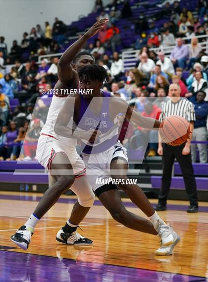 Thumbnail 1 in Perry Meridian vs. Southport (IHSAA 4A Sectional Semi-Final) photogallery.