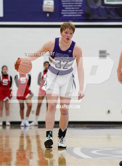 Thumbnail 3 in Perry Meridian vs. Southport (IHSAA 4A Sectional Semi-Final) photogallery.