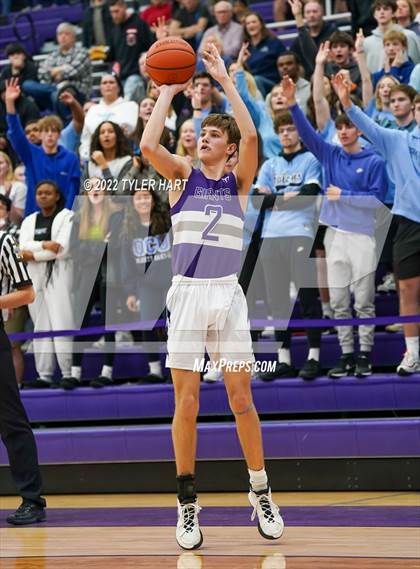 Thumbnail 3 in Perry Meridian vs. Southport (IHSAA 4A Sectional Semi-Final) photogallery.