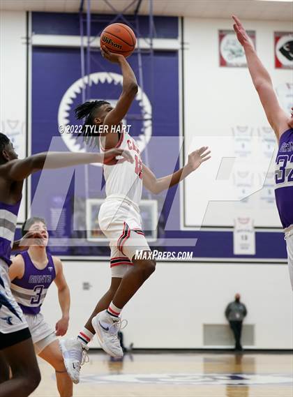 Thumbnail 2 in Perry Meridian vs. Southport (IHSAA 4A Sectional Semi-Final) photogallery.