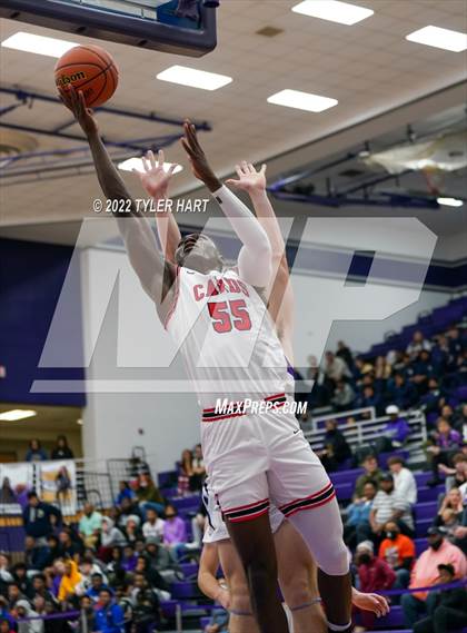 Thumbnail 3 in Perry Meridian vs. Southport (IHSAA 4A Sectional Semi-Final) photogallery.