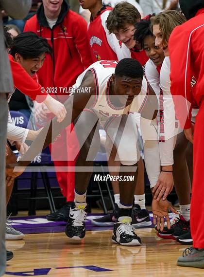 Thumbnail 1 in Perry Meridian vs. Southport (IHSAA 4A Sectional Semi-Final) photogallery.