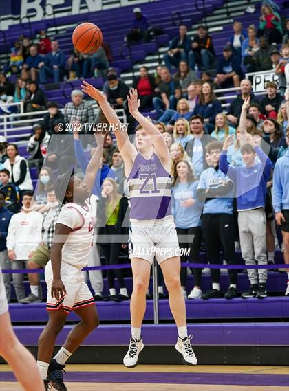 Thumbnail 2 in Perry Meridian vs. Southport (IHSAA 4A Sectional Semi-Final) photogallery.