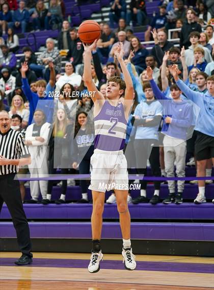 Thumbnail 1 in Perry Meridian vs. Southport (IHSAA 4A Sectional Semi-Final) photogallery.