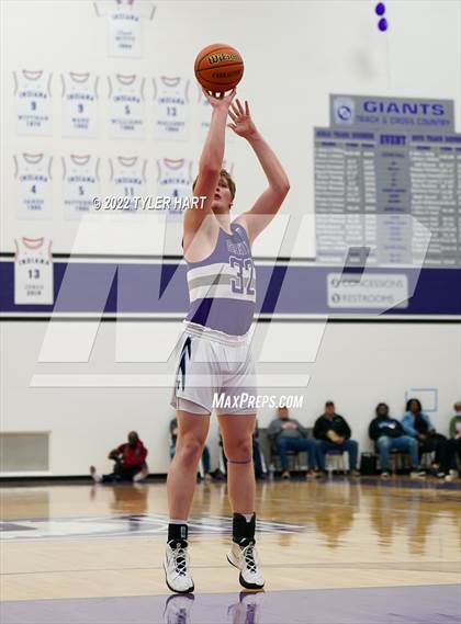 Thumbnail 2 in Perry Meridian vs. Southport (IHSAA 4A Sectional Semi-Final) photogallery.