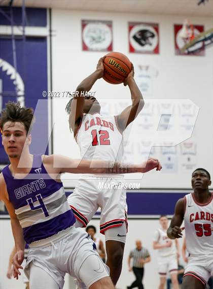 Thumbnail 2 in Perry Meridian vs. Southport (IHSAA 4A Sectional Semi-Final) photogallery.
