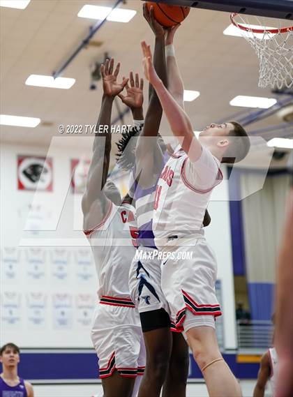 Thumbnail 2 in Perry Meridian vs. Southport (IHSAA 4A Sectional Semi-Final) photogallery.
