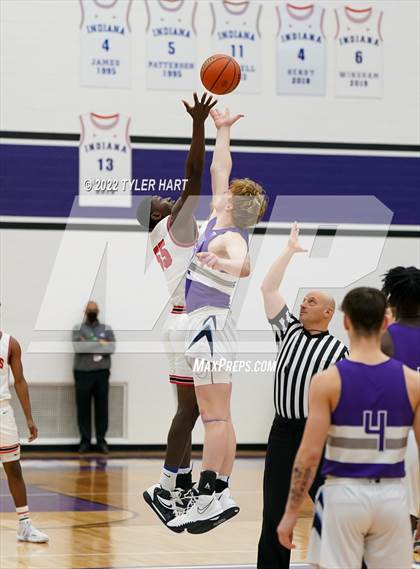 Thumbnail 3 in Perry Meridian vs. Southport (IHSAA 4A Sectional Semi-Final) photogallery.