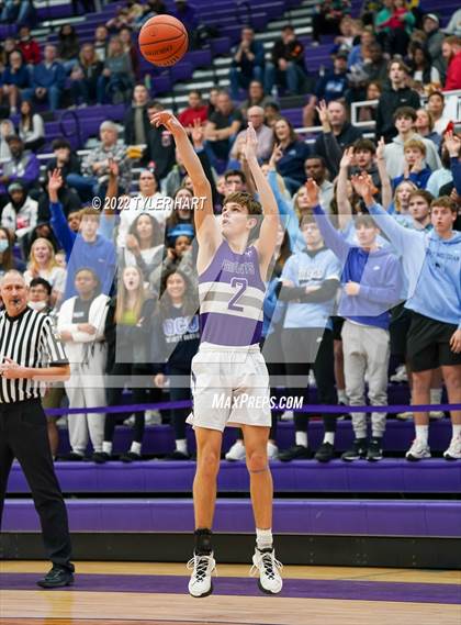 Thumbnail 2 in Perry Meridian vs. Southport (IHSAA 4A Sectional Semi-Final) photogallery.